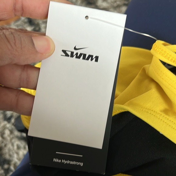 Nike Hydrastrong Solid Cutout One Piece Swimsuit - Picture 3 of 5